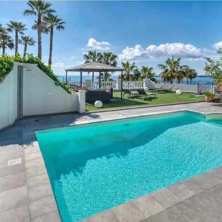 Luxury Face To The Sea - Swimming Pool